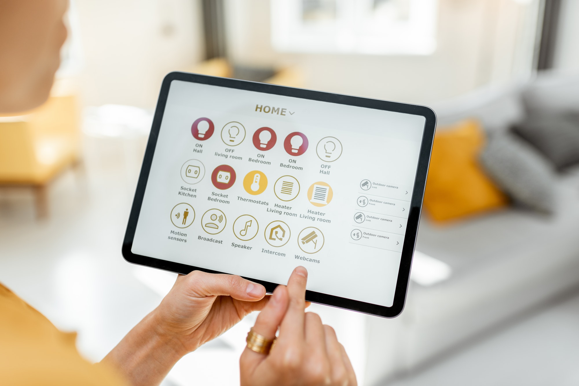 ระบบ Smart Home InHouse ควบคุมไฟ แอร์ ม่าน กล้อง ล็อกประตู ผ่านแอปเดียว