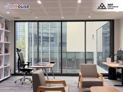 ห้อง ผอ. อธิการบดี Admin Office โรงเรียน มหาวิทยาลัย ฟิล์มไฟฟ้า Smart Film · NIST International School · InHouse