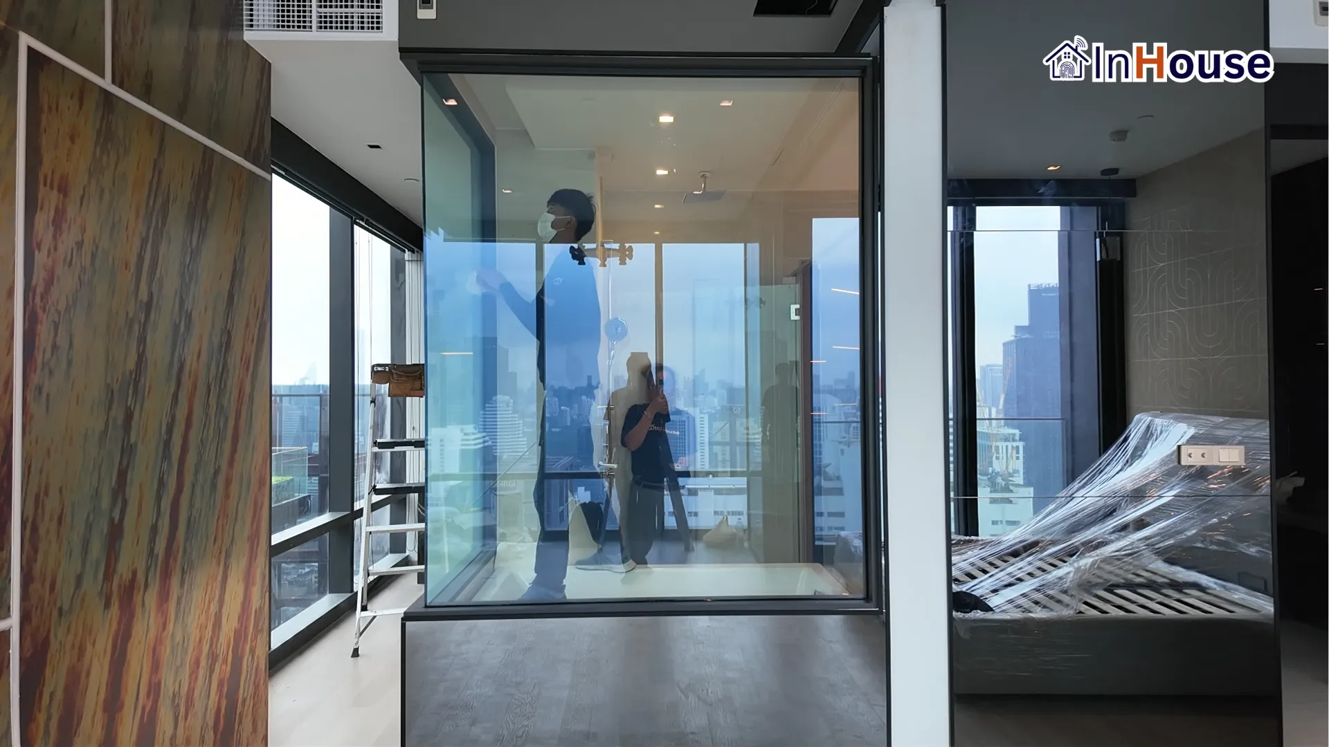 Ashton Silom – ห้องน้ำคอนโดวิวเมืองสีลม จัดการความมิดชิดด้วยปลายนิ้ว