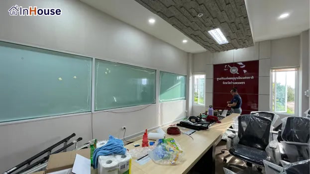 ความทันสมัยที่ใช้งานง่าย ฟิล์มไฟฟ้า สามารถเปลี่ยนสถานะได้โดยไม่ต้องใช้ระบบที่ซับซ้อน — 191 Emergency Center – ศูนย์บัญชาการ