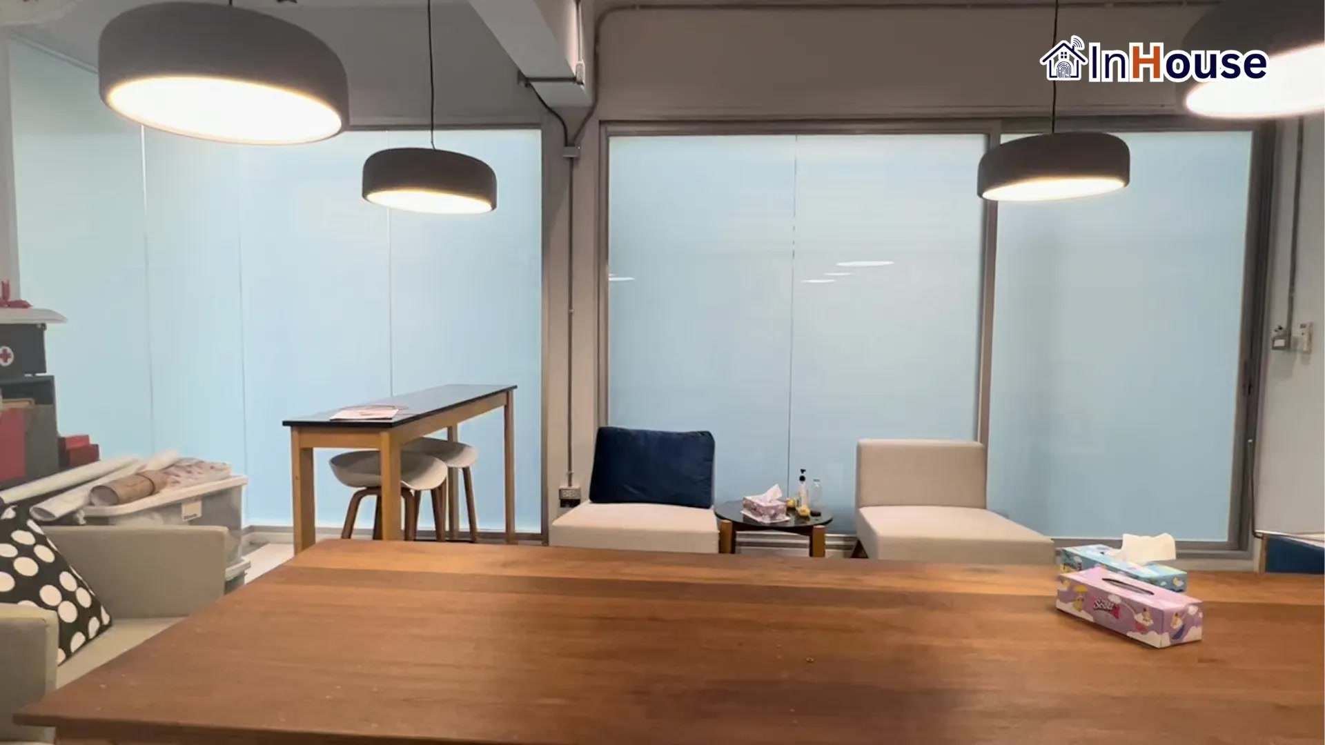 ผลงานติดตั้งฟิล์มไฟฟ้า คุณจู – Smart Office Privacy Meeting Room โดย InHouse Technology