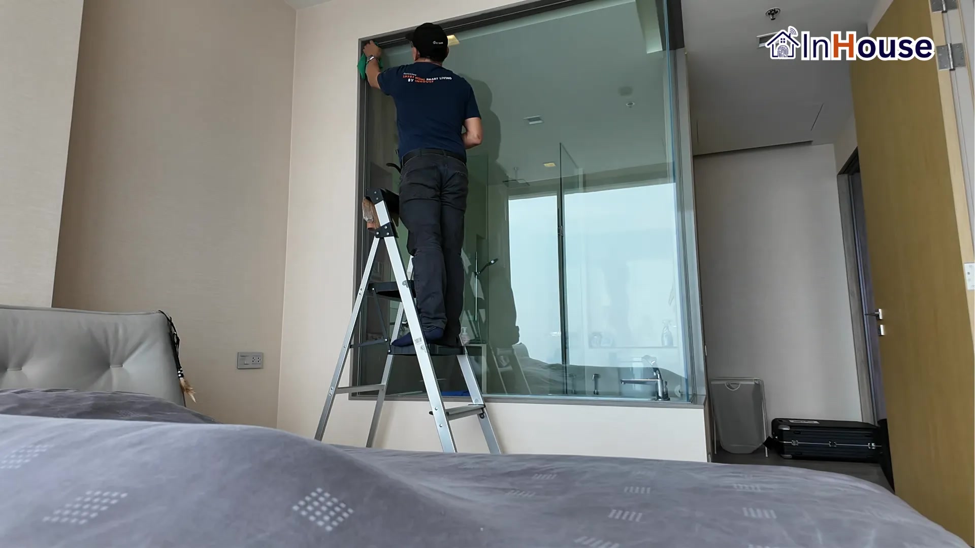 ผลงานติดตั้งฟิล์มไฟฟ้า Smart Film · คุณไพศาล (Rhythm Phahon-Ari) – อัปเกรดห้องน้ำ Sexy Bathroom · โดย InHouse