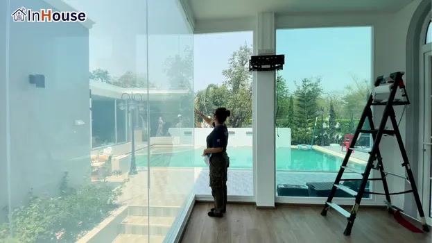 Smart Solution ฟิล์มไฟฟ้า ควบคุมมุมมองได้ดั่งใจผ่านรีโมท — คุณรชานนท์ – Private Home Gym & Poolside Smart Glass