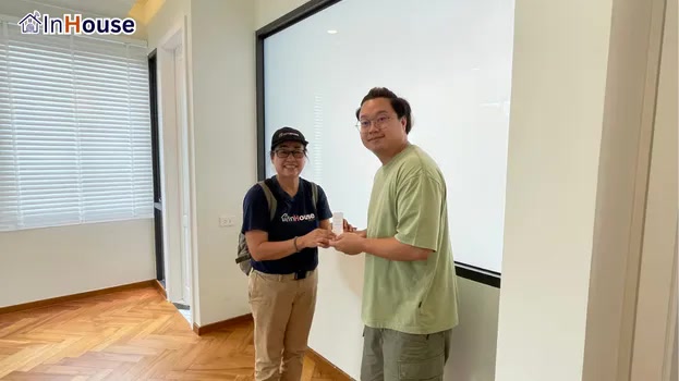 QC ตรวจสอบความสมบูรณ์ก่อนส่งมอบ ฟิล์มไฟฟ้า มั่นใจในคุณภาพและการใช้งานเสถียร — Prim prime – Luxury Bathroom