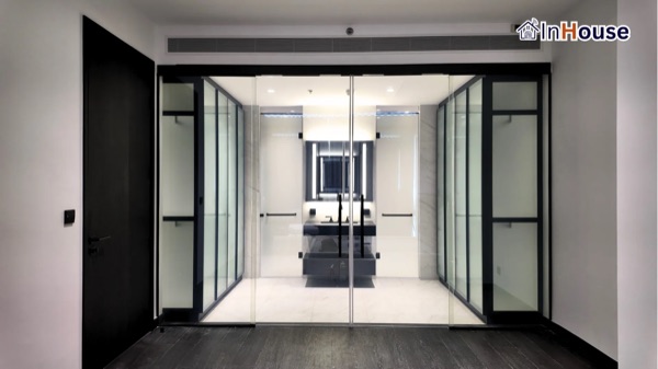 TAIT Sathorn 12 – Smart Film สำหรับห้องน้ำคอนโดหรู ติดตั้งฟิล์มไฟฟ้า โดย InHouse Technology