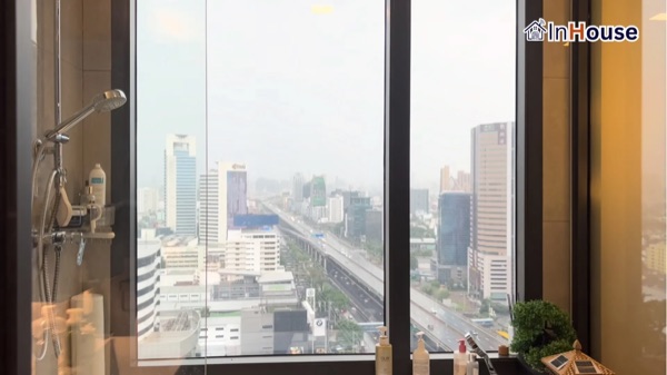 คุณหนิง (The Privacy Jatujak) – เปลี่ยนลุค Sexy Bath ให้เป็นส่วนตัว ติดตั้งฟิล์มไฟฟ้า โดย InHouse Technology