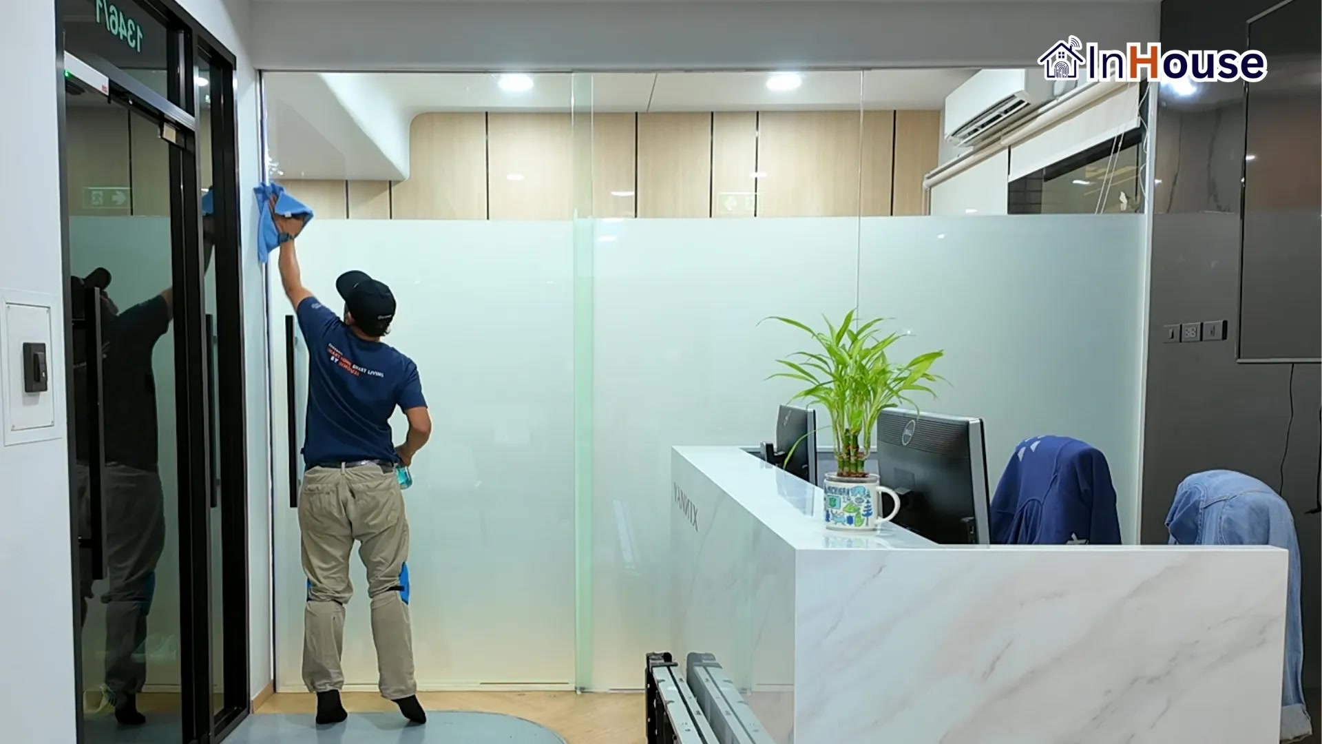 ผลงานติดตั้งฟิล์มไฟฟ้า Yannix – Smart Partial Privacy Meeting Room โดย InHouse Technology